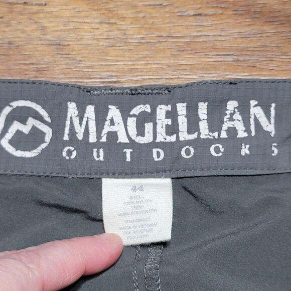 Magellan Outdoors Dark Grey Shorts - Size 44 - Picture 5 of 6